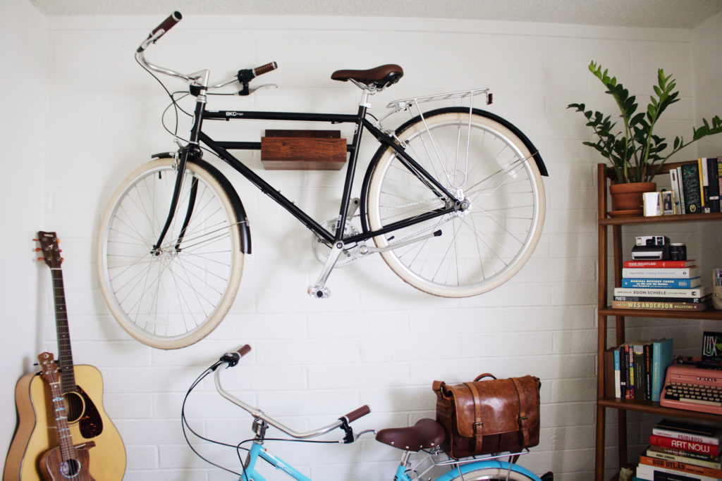 New Darlings - Home office - hanging bike