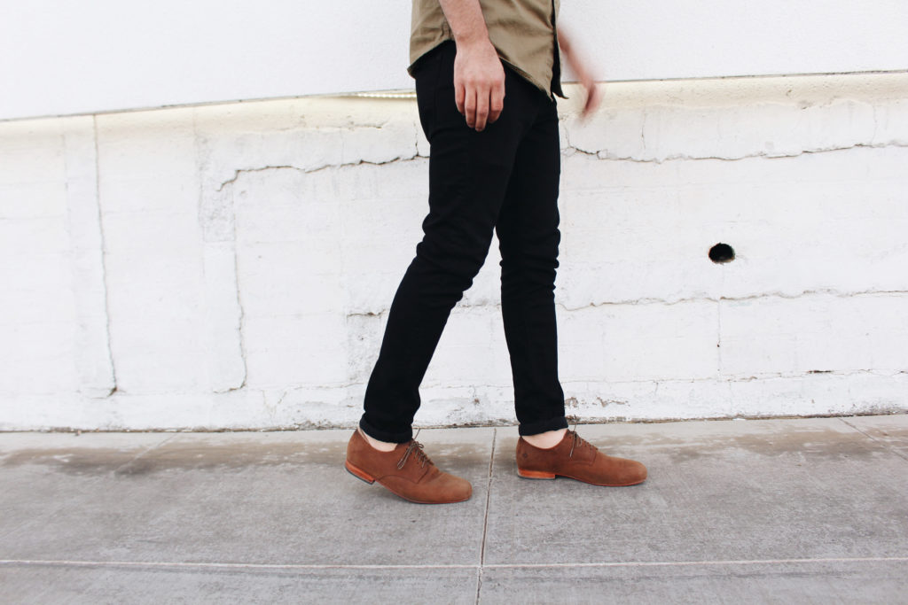 New Darlings - Mens style - Black skinny jeans + brown oxfords