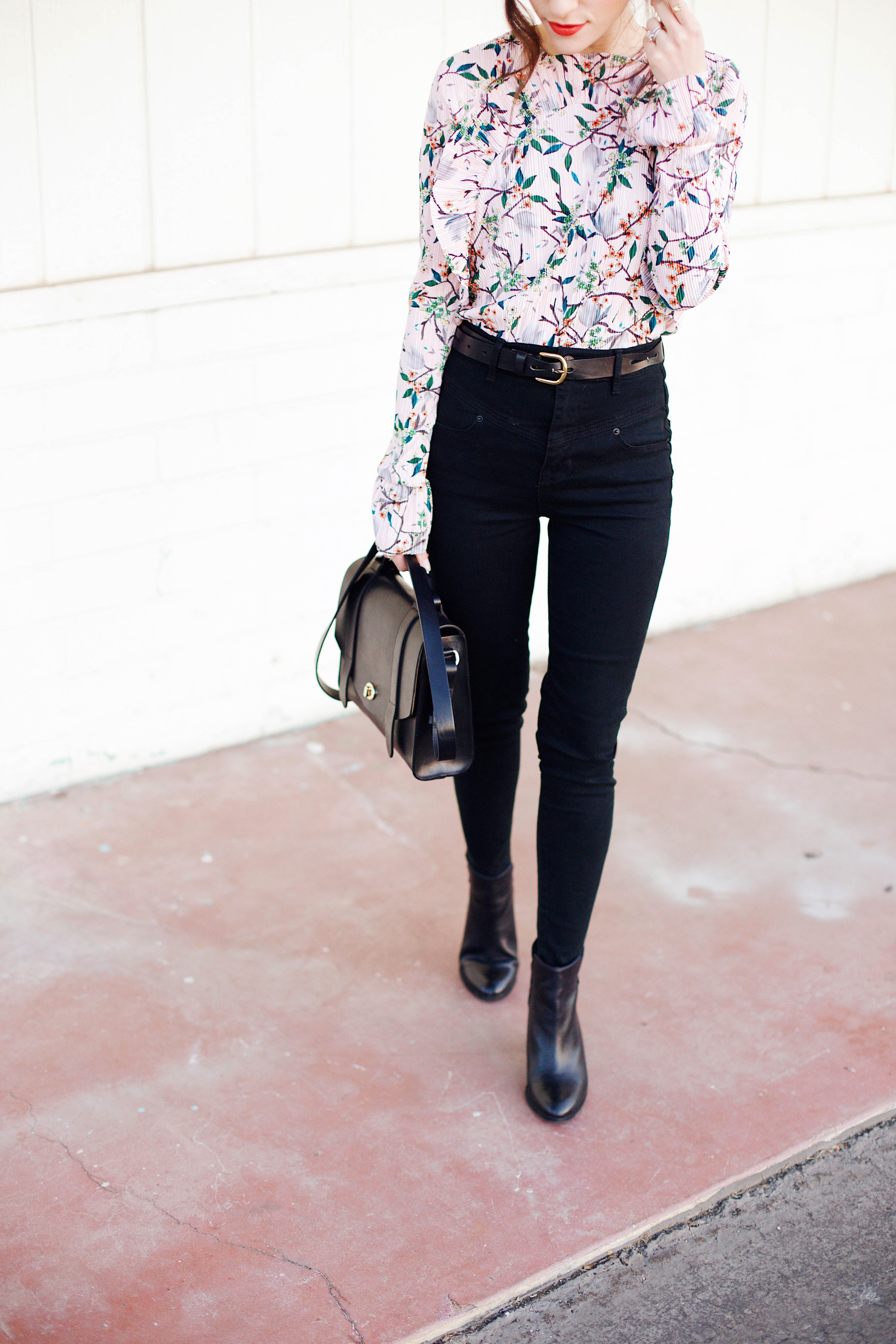 New Darlings Lifestyle Fashion Blog Casual Floral Blouse
