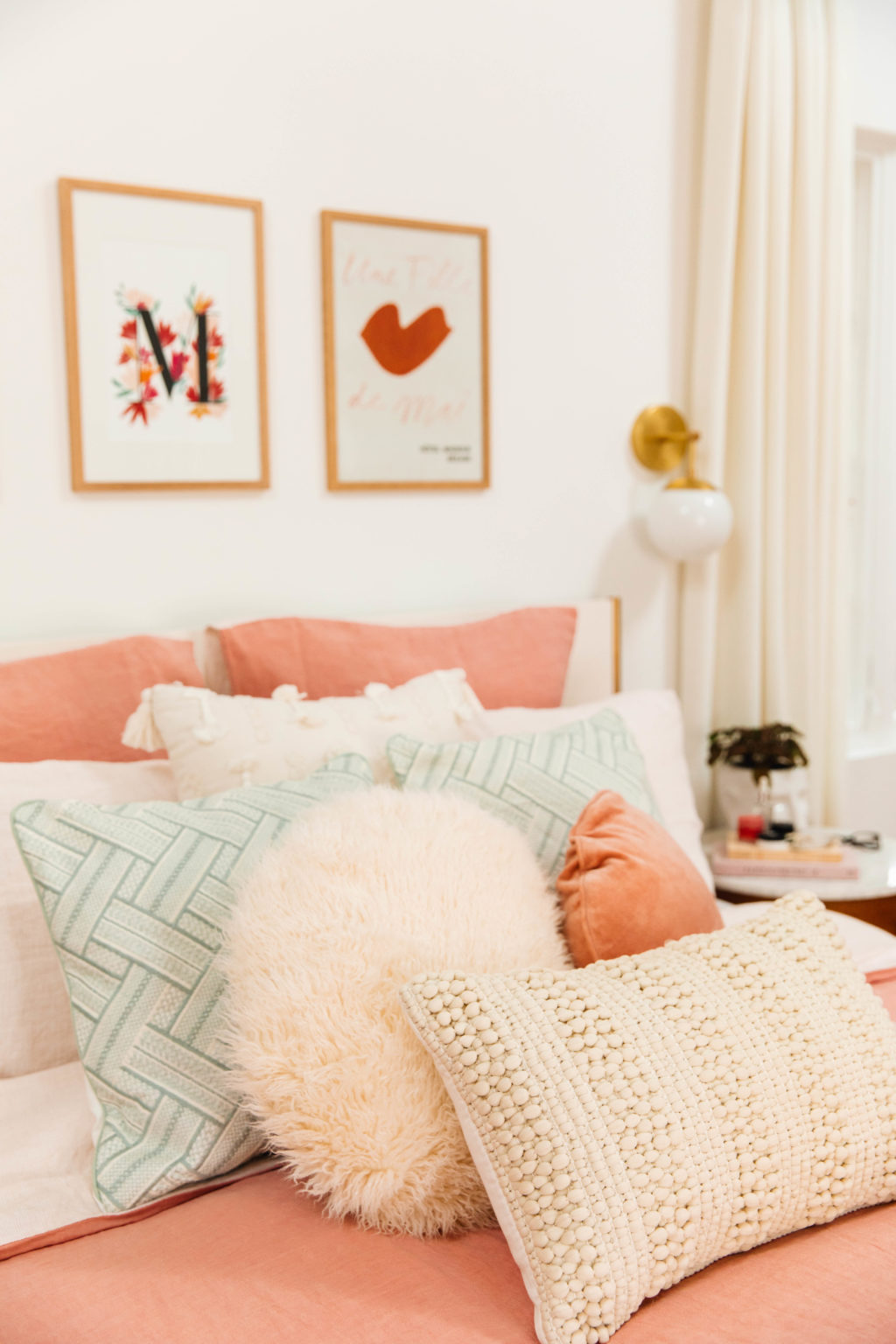 textured pillows master bedroom
