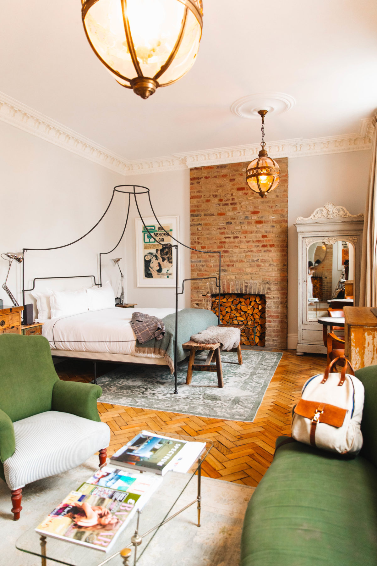 Where to Stay in London: Artist Residence Hotel