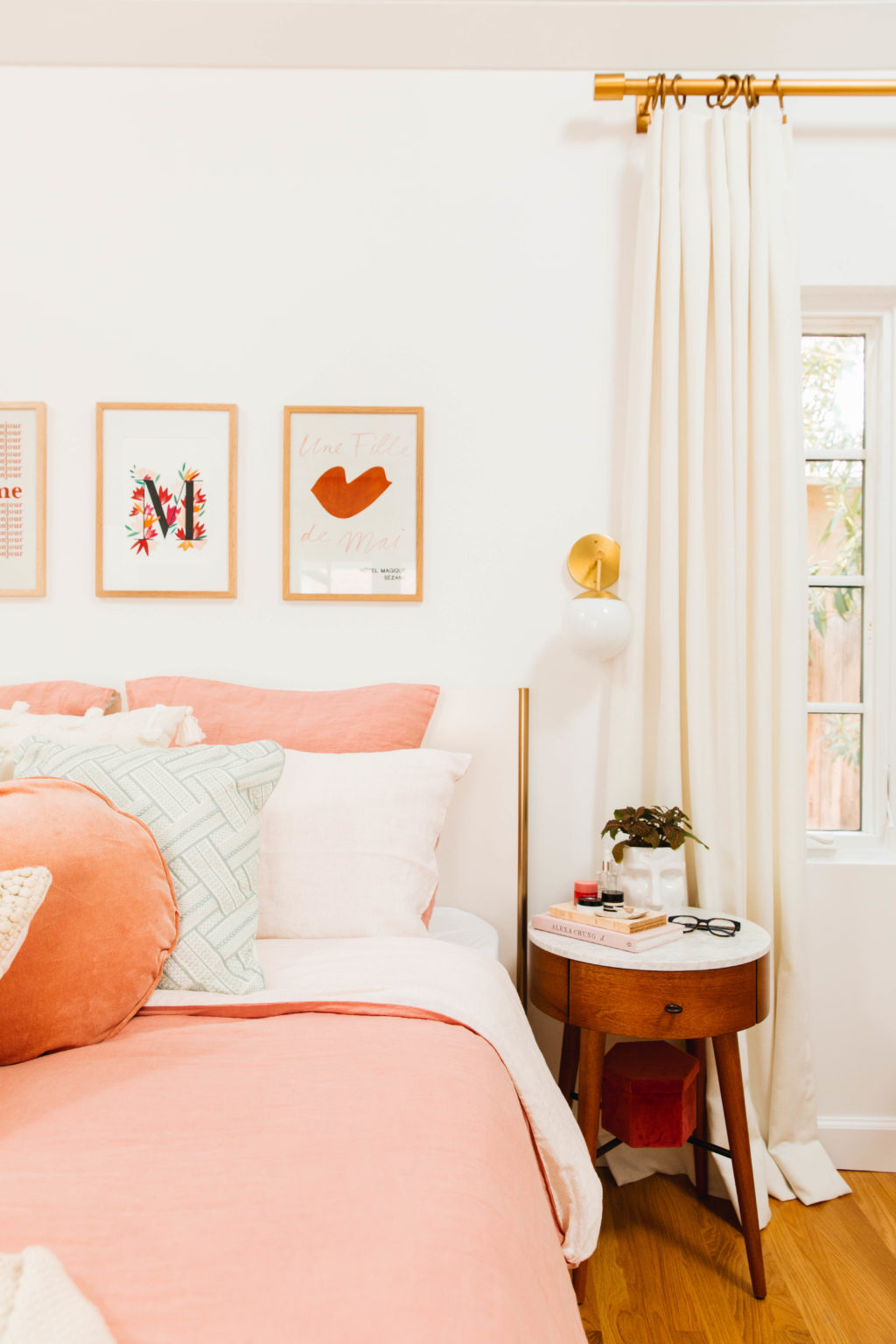 Blush and velvet bedroom ideas