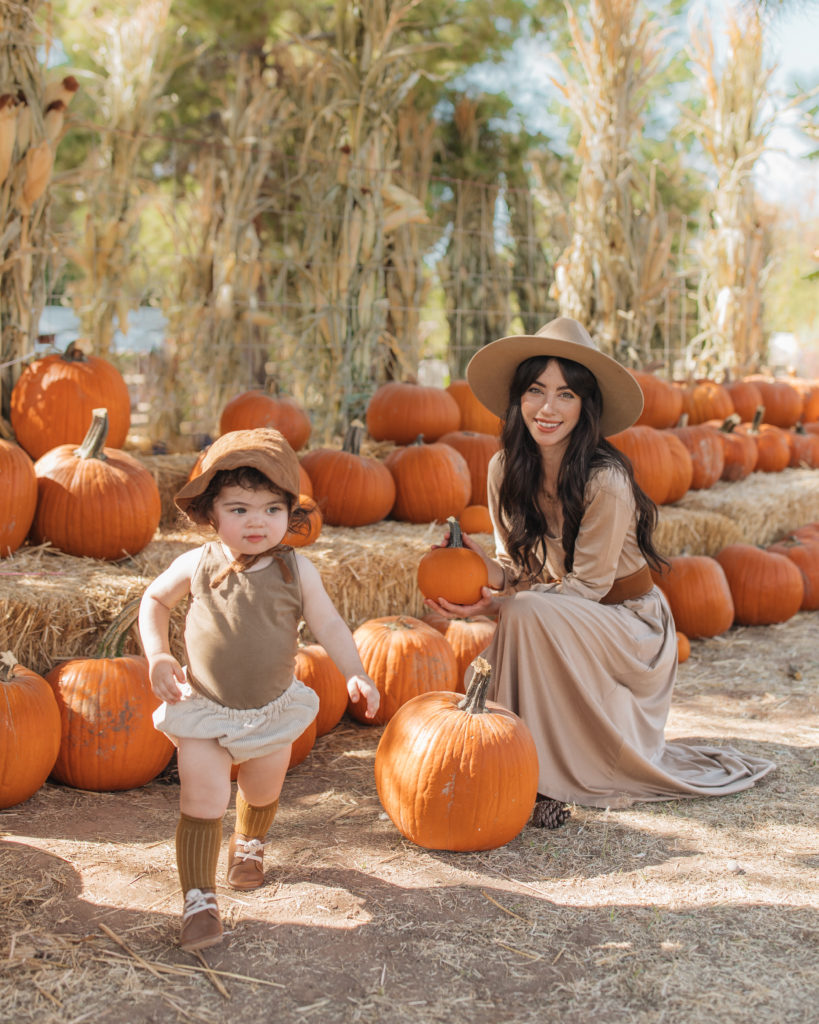 Pumpkin Patch Family Outfit Ideas