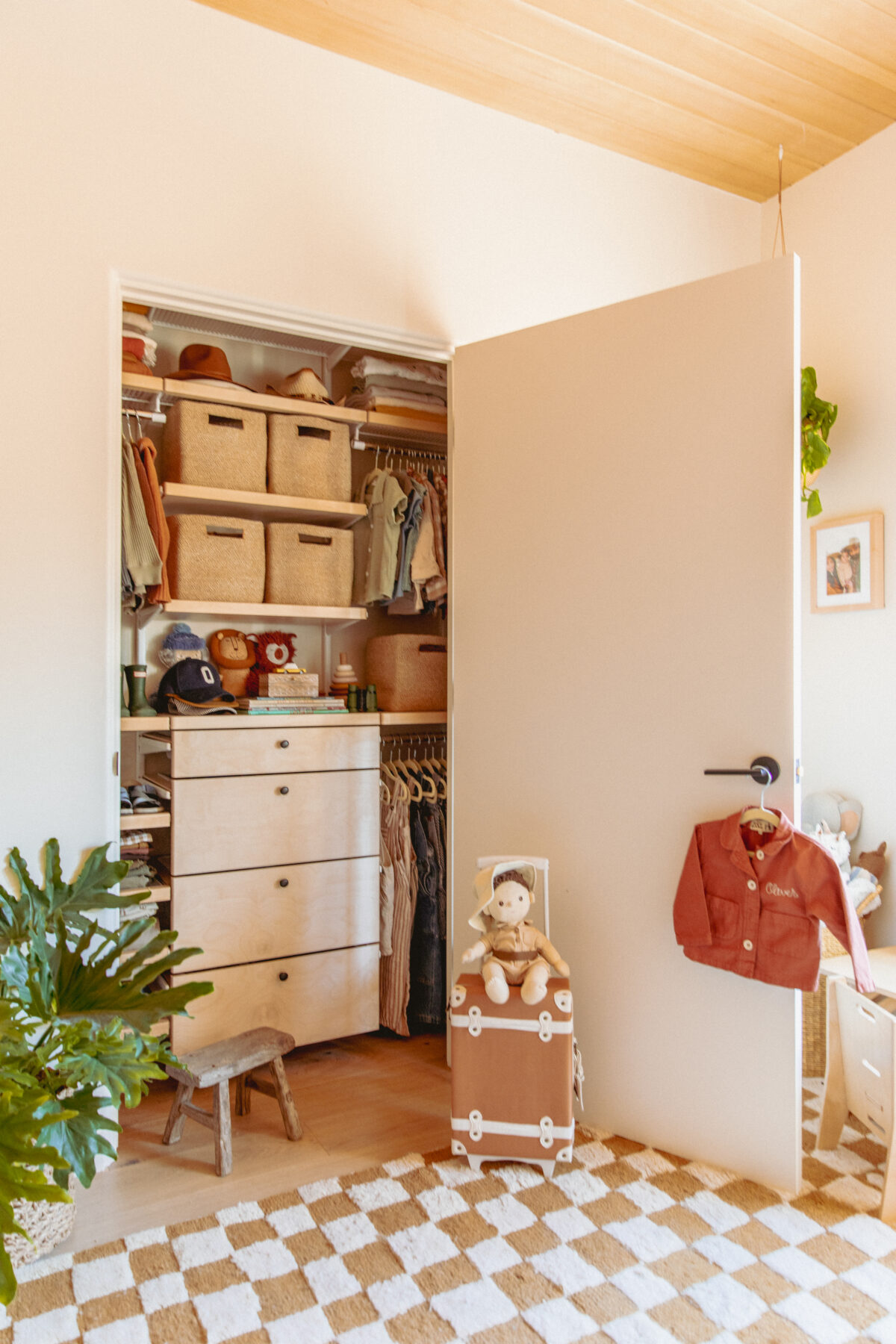 new darlings the container store kids closet6 New Darlings