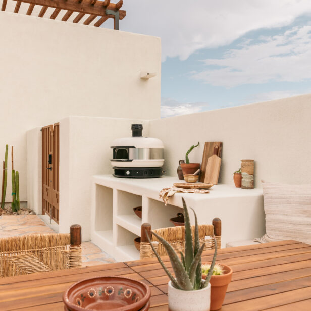 pizza oven - outdoor kitchen - stucco Mediterranean style - southwest desert backyard